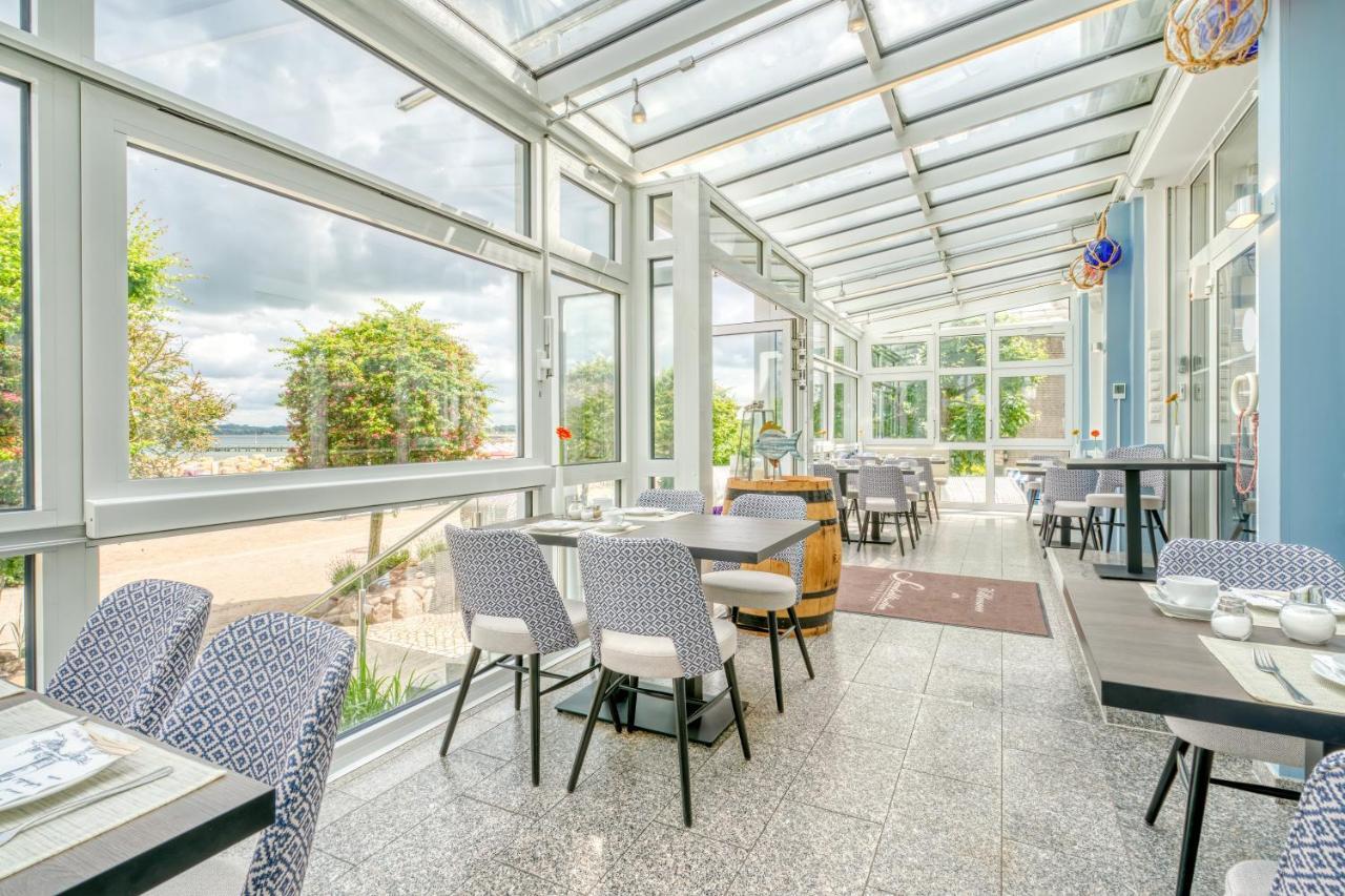 Hotel Strandschloesschen Lübeck Exterior foto