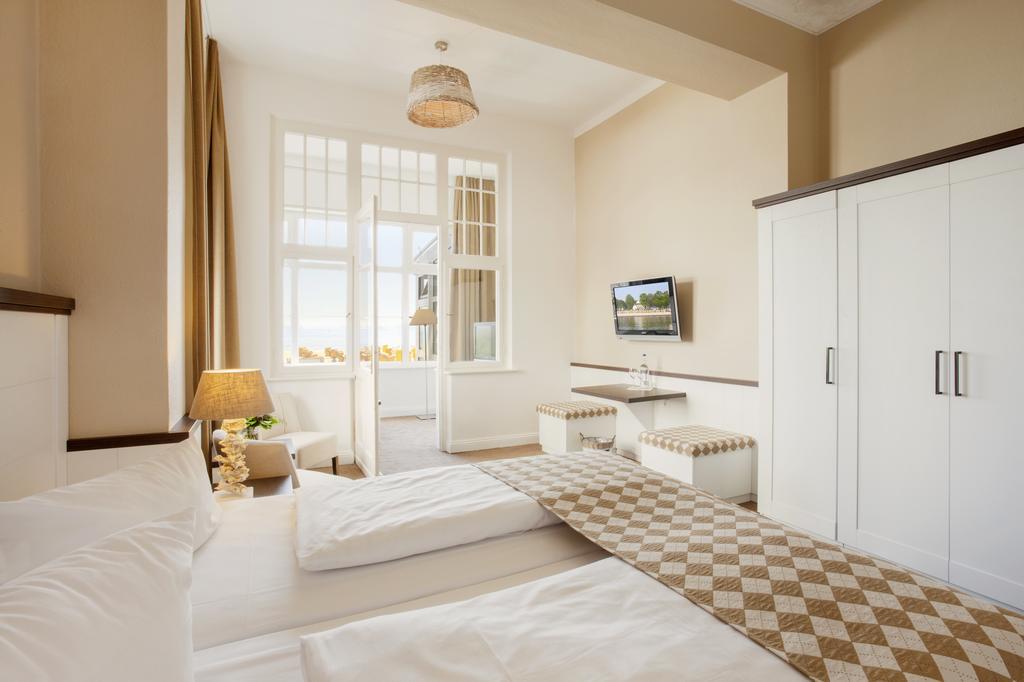 Hotel Strandschloesschen Lübeck Exterior foto
