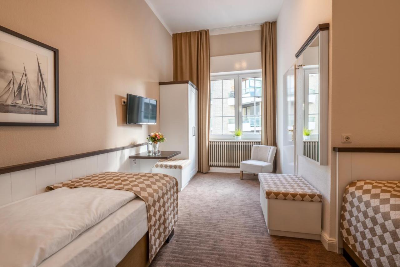 Hotel Strandschloesschen Lübeck Exterior foto